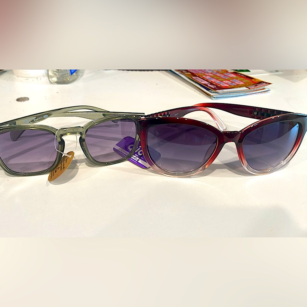 NWT QUO SUNGLASSES WITH AN EXTRA PAIR